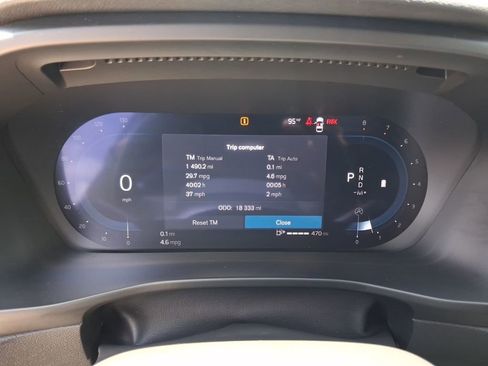 Used 2025 Volvo XC40 B5 Core AWD/4WD image 18