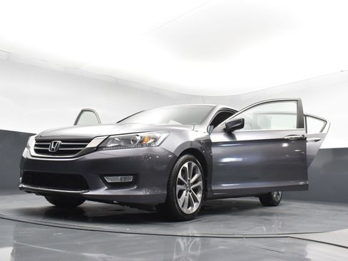 Used 2013 Honda Accord Sport image 28
