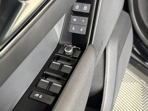 Used 2023 Land Rover Range Rover Velar R-Dynamic S AWD/4WD image 28
