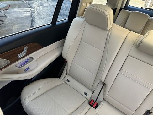 Used 2021 Mercedes-Benz GLS 450 4MATIC image 40