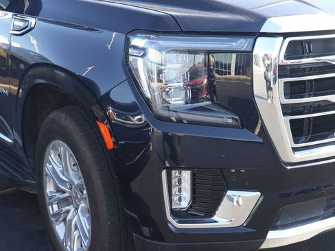 Used 2024 GMC Yukon XL SLT w/ SLT Luxury Package AWD/4WD image 4