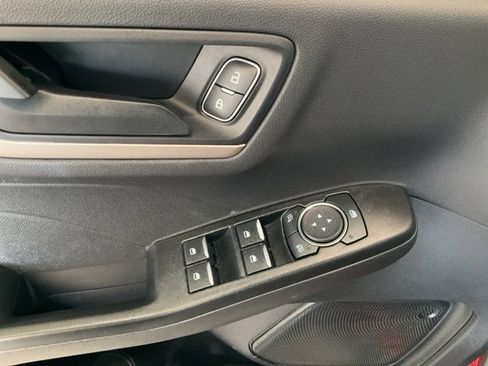 Used 2022 Ford Escape SE w/ SE Sport Appearance Package image 5