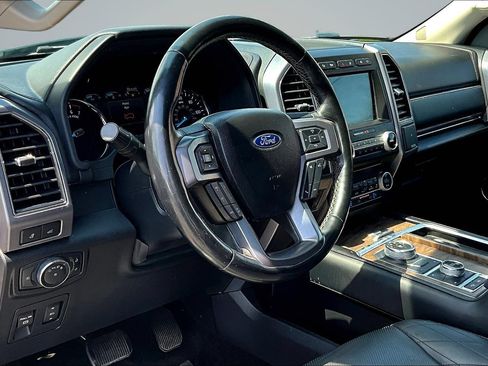 Used 2018 Ford Expedition Platinum AWD/4WD image 16