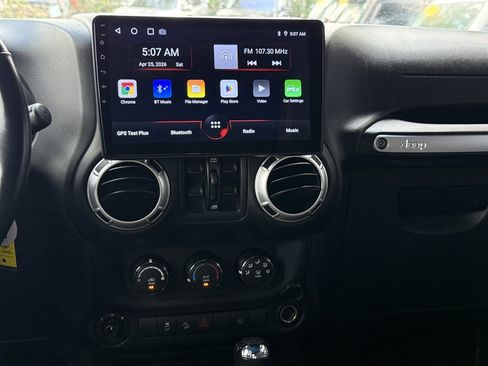 Used 2016 Jeep Wrangler Unlimited Sahara w/ Connectivity Group AWD/4WD image 22