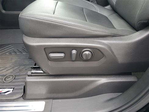 Used 2022 Chevrolet Silverado 1500 LTZ w/ LTZ Premium Package image 19