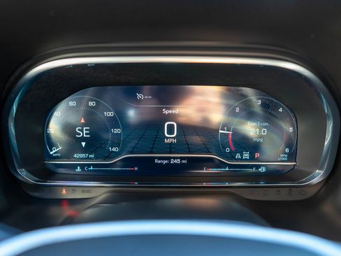 Used 2024 GMC Yukon SLT w/ SLT Luxury Package image 24