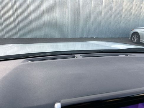 Used 2025 Toyota RAV4 XLE image 18