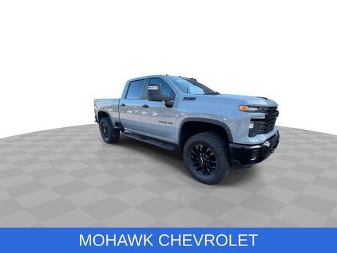 Used 2025 Chevrolet Silverado 2500 Custom w/ Custom Value Package AWD/4WD image 2