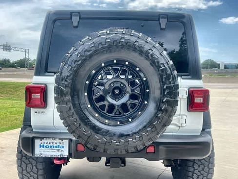Used 2018 Jeep Wrangler Unlimited Rubicon AWD/4WD image 6