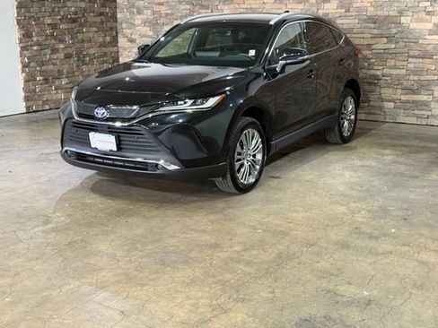 Used 2022 Toyota Venza XLE AWD/4WD image 5