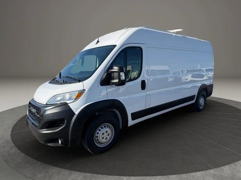 Used 2024 RAM ProMaster 2500 w/ Convenience Group image 2