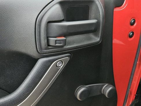 Used 2015 Jeep Wrangler Sport image 26