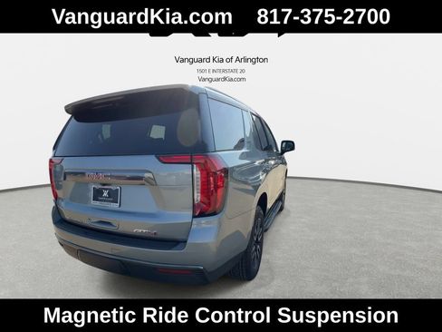 Used 2024 GMC Yukon AT4 w/ Technology Package AWD/4WD image 9