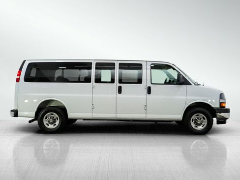 Used 2025 Chevrolet Express 3500 LT w/ LT Preferred Equipment Group RWD image 6