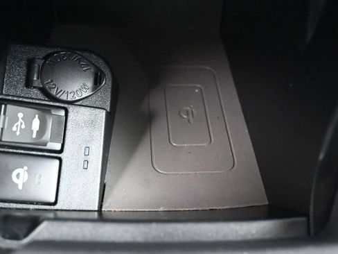 Used 2017 Toyota Camry XLE FWD image 23