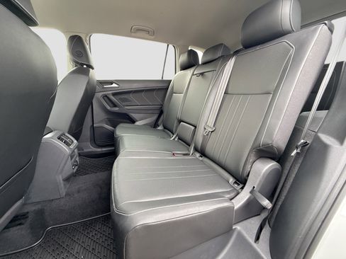 Used 2023 Volkswagen Tiguan SE image 20