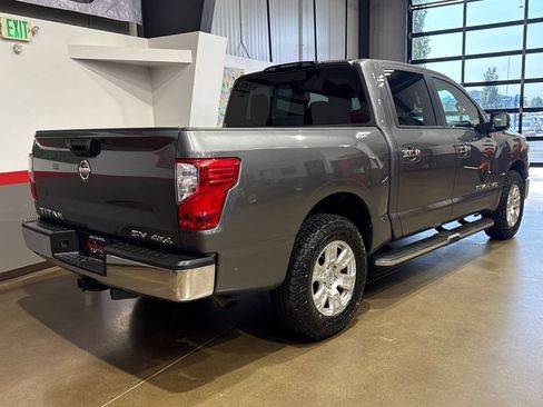 Used 2019 Nissan Titan SV AWD/4WD image 37