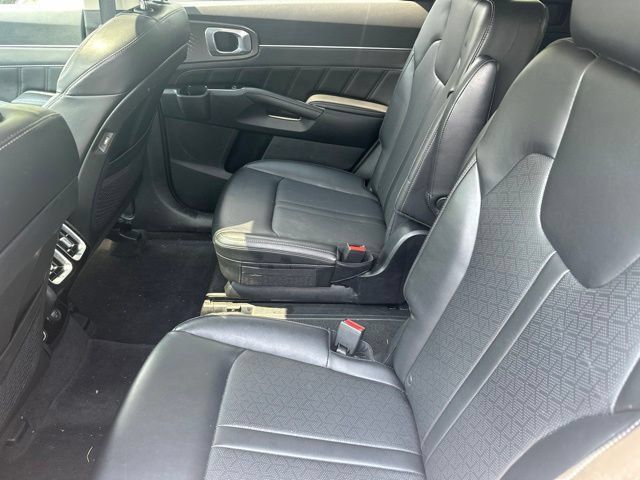 Used 2023 Kia Sorento SX AWD/4WD image 10