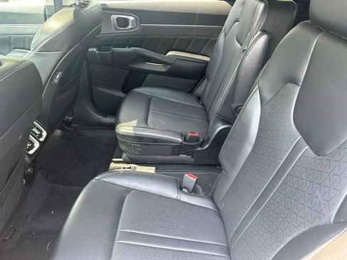 Used 2023 Kia Sorento SX AWD/4WD image 10