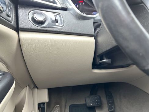 Used 2013 Cadillac SRX Luxury image 18