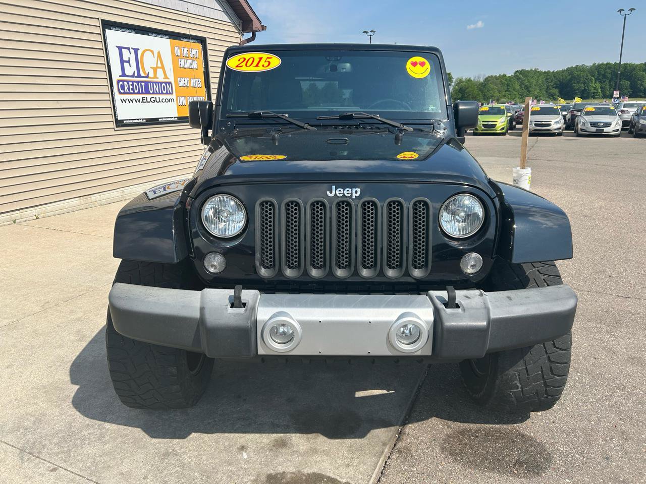 Used 2015 Jeep Wrangler Unlimited Sahara w/ Connectivity Group AWD/4WD image 2