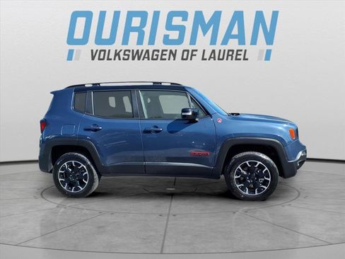 Used 2023 Jeep Renegade Trailhawk image 2