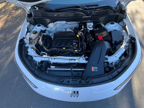 Used 2025 Buick Envista Sport Touring image 30