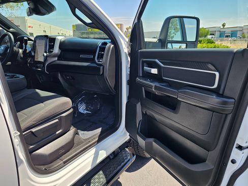 Used 2026 RAM 2500 Big Horn AWD/4WD image 34