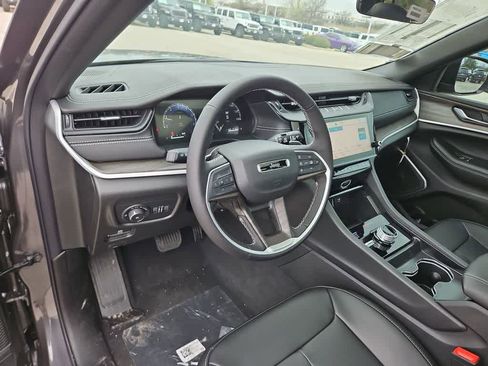 New 2026 Jeep Grand Cherokee L Limited AWD/4WD image 10