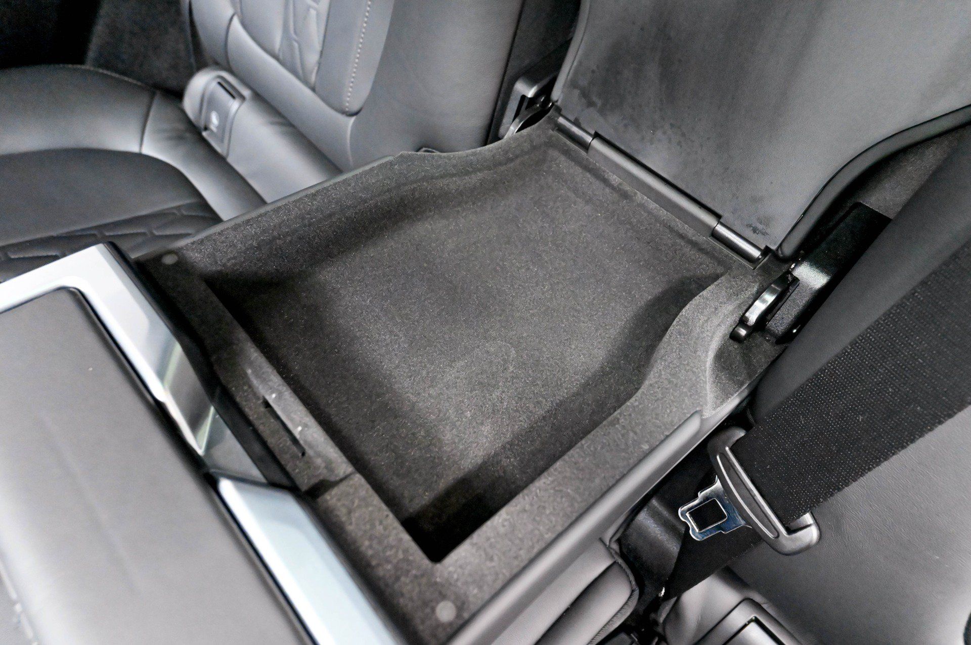 Used 2023 BMW ALPINA XB7 AWD/4WD image 34