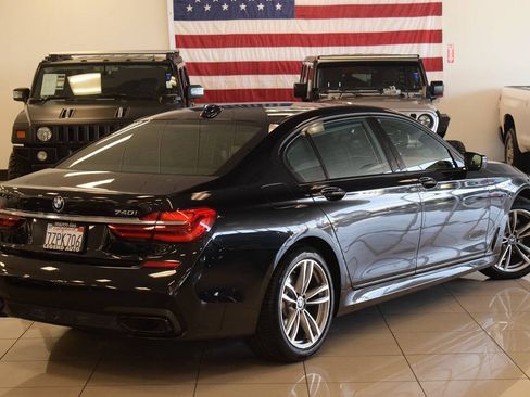 Used 2017 BMW 740i RWD image 37