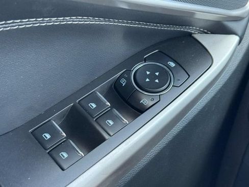 Used 2024 Ford Explorer XLT w/ Equipment Group 202A AWD/4WD image 22