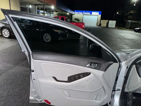 Used 2013 Kia Optima EX w/ Premium Pkg image 11