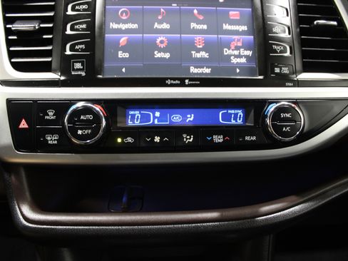 Used 2015 Toyota Highlander Limited image 21