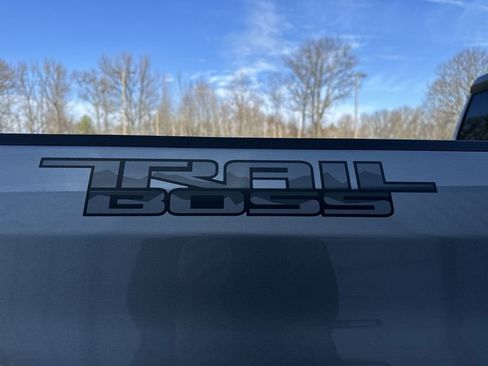 Used 2025 Chevrolet Silverado 1500 LT Trail Boss w/ Convenience Package II image 33