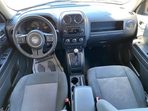 Used 2015 Jeep Patriot Latitude image 4