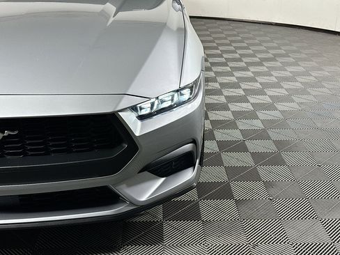 Used 2024 Ford Mustang Premium image 9