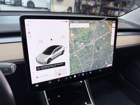 Used 2018 Tesla Model 3 Long Range image 17