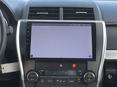 Used 2016 Toyota Camry XSE image 17