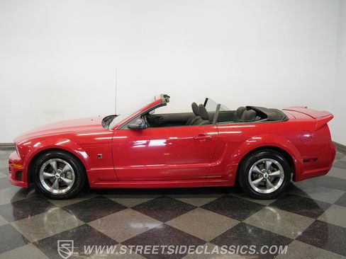 Used 2005 Ford Mustang GT image 10
