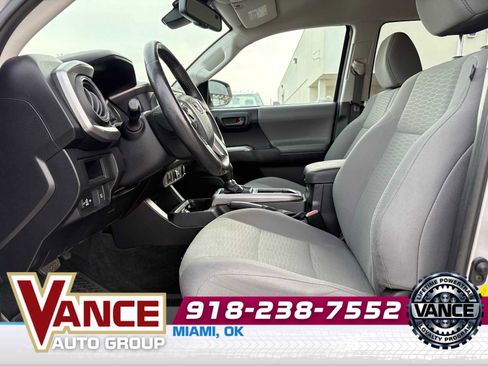 Used 2018 Toyota Tacoma SR5 image 12