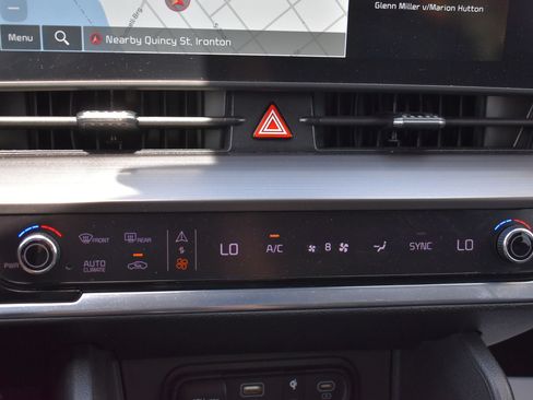 Used 2023 Kia Sportage EX FWD image 30