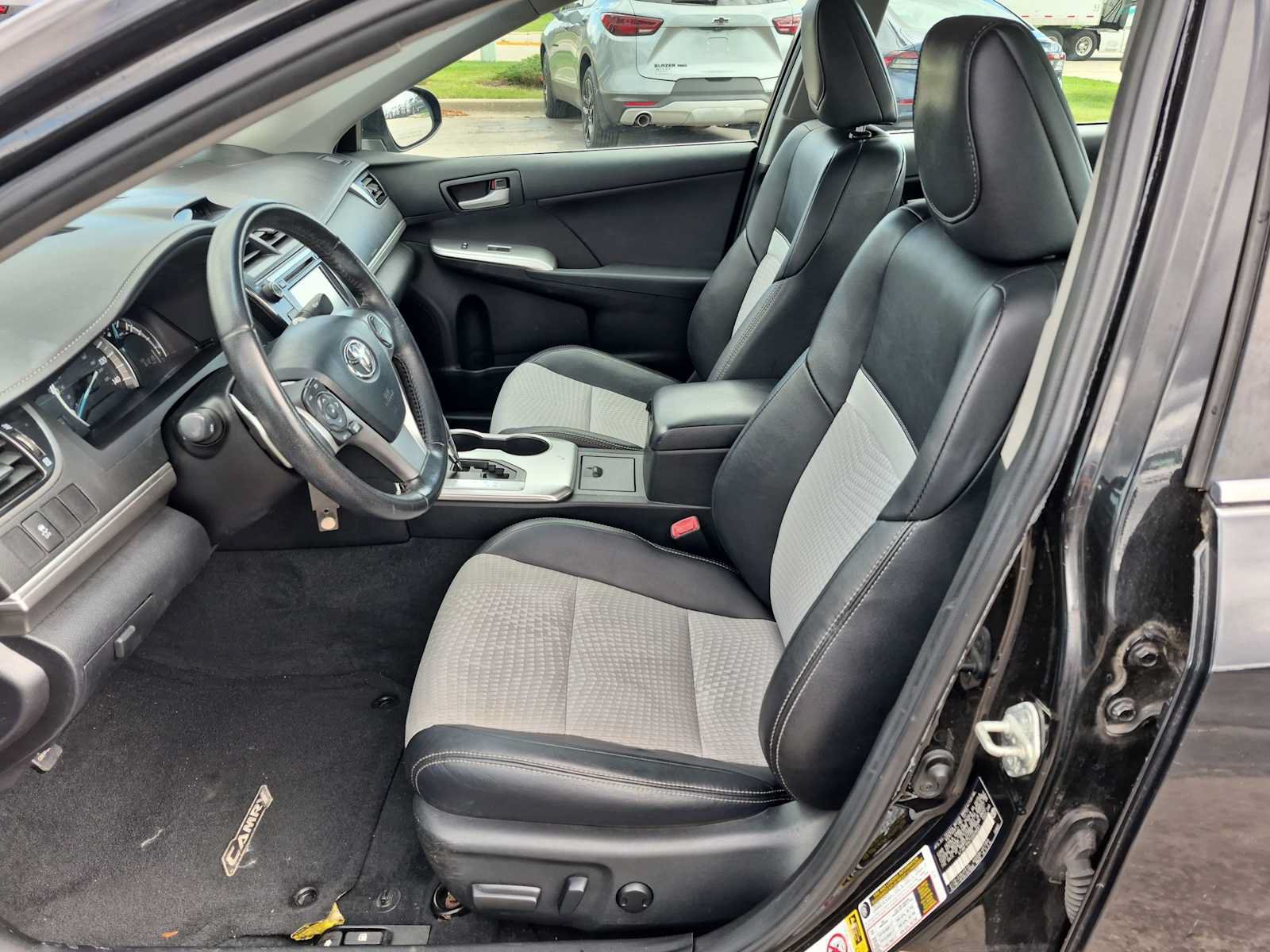 Used 2012 Toyota Camry SE FWD image 16