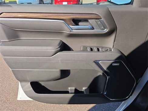 New 2026 Chevrolet Silverado 1500 LT Trail Boss w/ Convenience Package II image 17