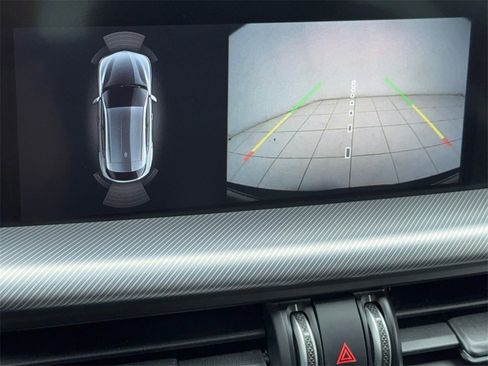 Used 2022 Alfa Romeo Stelvio Veloce image 27