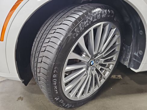 Used 2024 BMW X7 xDrive40i AWD/4WD image 32