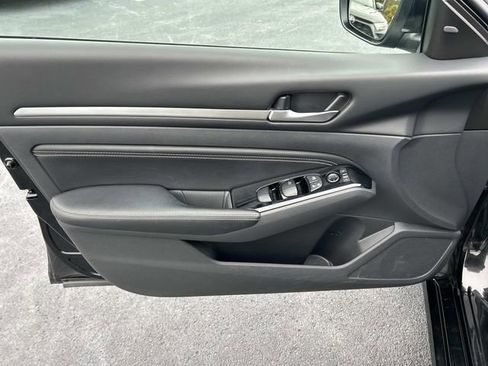 Used 2023 Nissan Altima 2.5 SV w/ SV Premium Package image 20