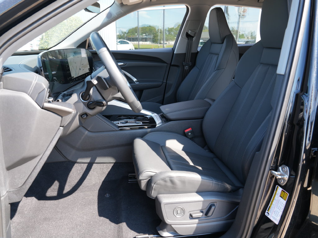 Used 2025 Audi Q5 Premium Plus w/ Premium Plus AWD/4WD image 19