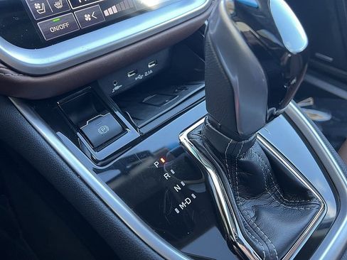 Used 2022 Subaru Outback Touring w/ Tech Package 2 image 18