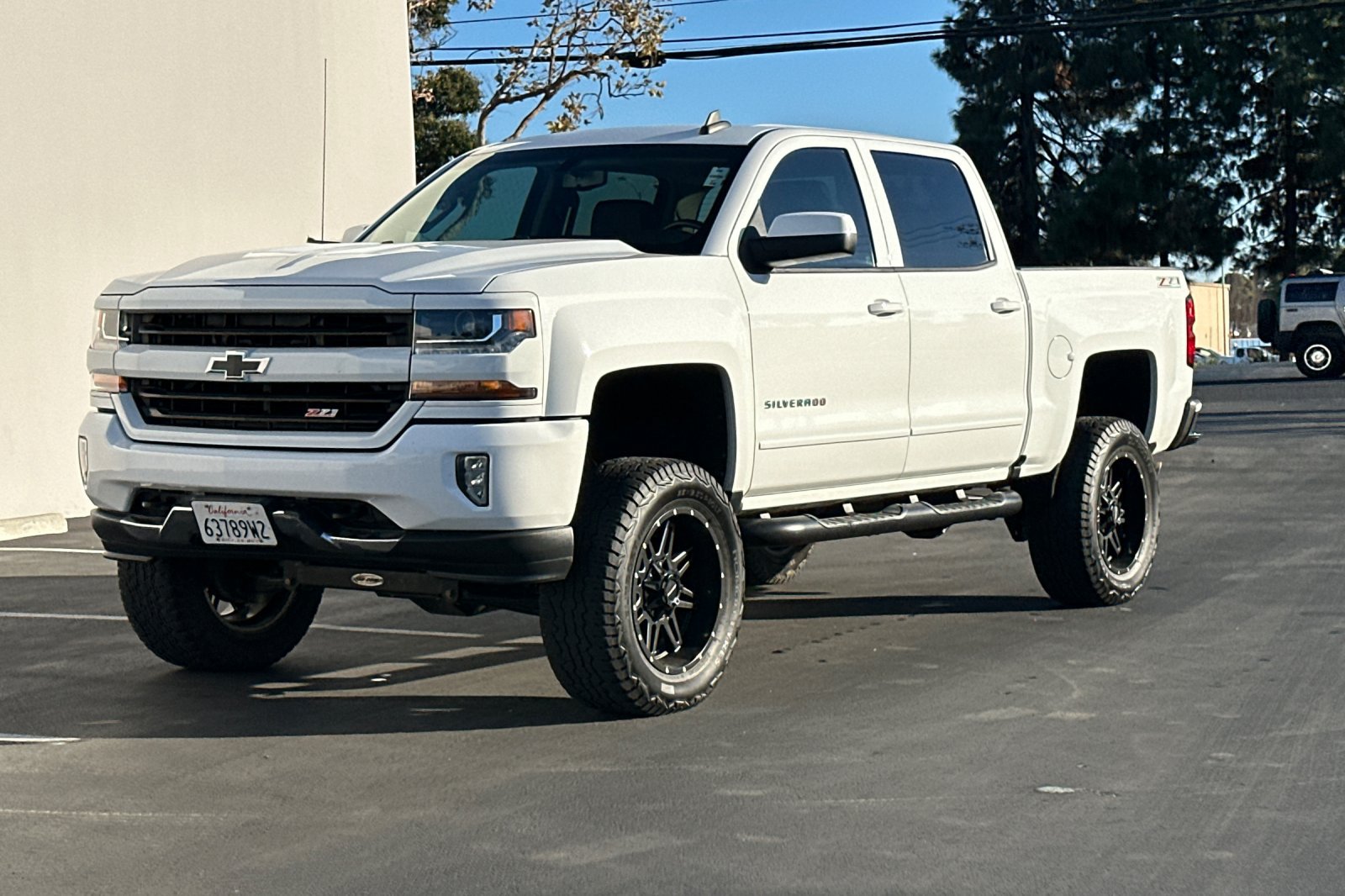 Used 2017 Chevrolet Silverado 1500 LT w/ LPO, Black Pack AWD/4WD image 8